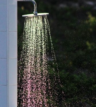 take frequent showers to fight summers in Pakistan